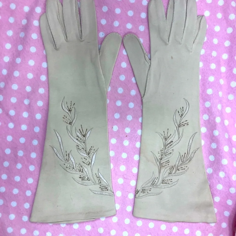Vintage Cream Embroidered Gloves 6 1/2